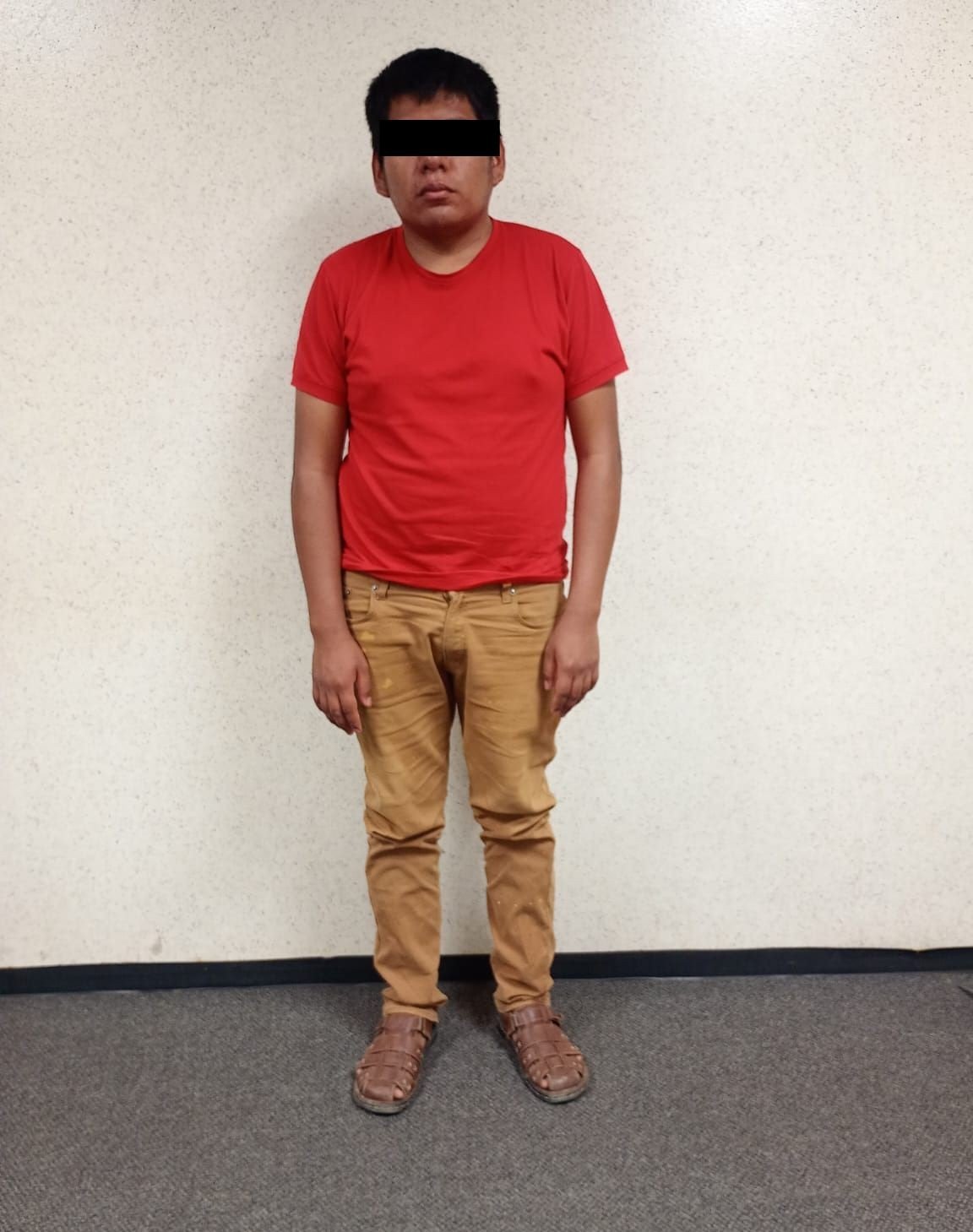 Puede ser una imagen de sombrero y zapatos brogue